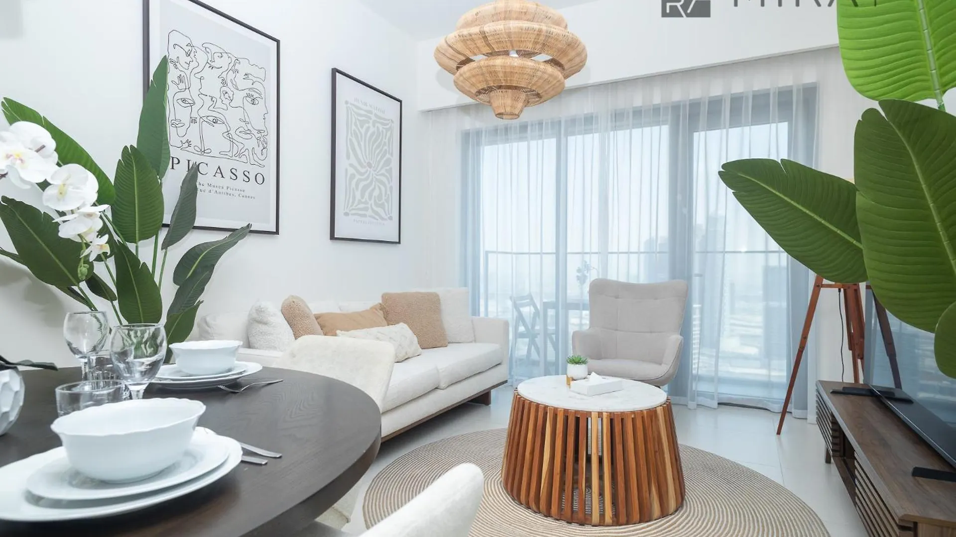Mira Holiday Homes - Newly 2 Bedroom With Balcony In The Heart Of Dubai Close To Burj Khalifa