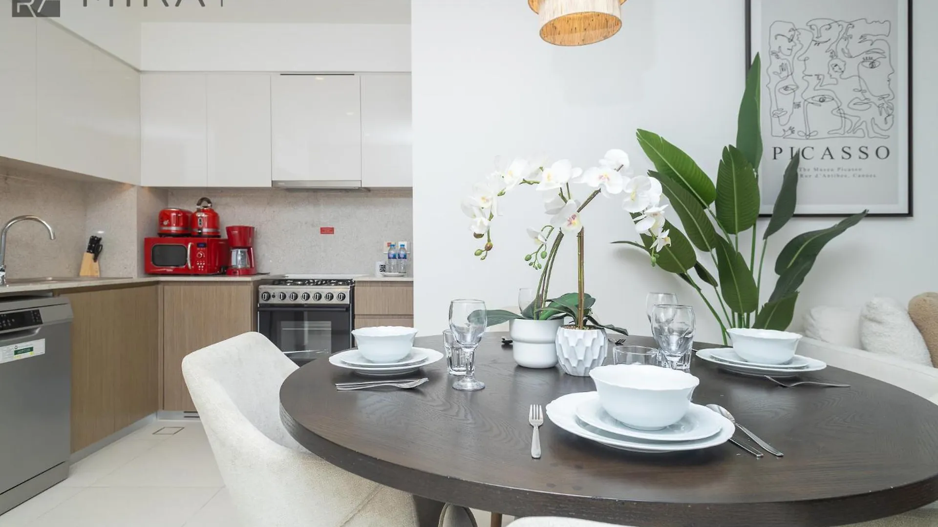 Mira Holiday Homes - Newly 2 Bedroom With Balcony In The Heart Of Dubai Close To Burj Khalifa Apartment