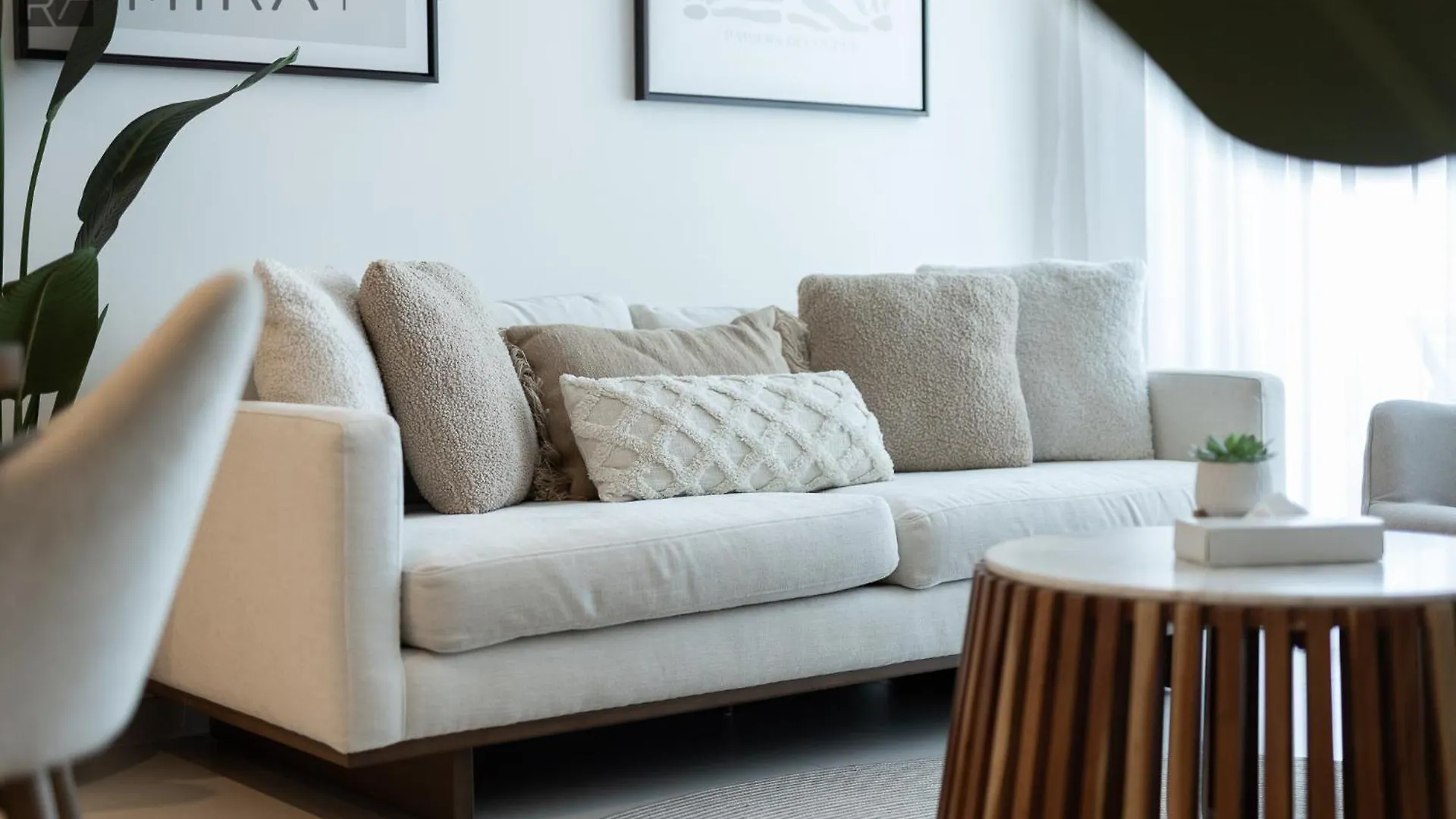 Mira Holiday Homes - Newly 2 Bedroom With Balcony In The Heart Of Dubai Close To Burj Khalifa